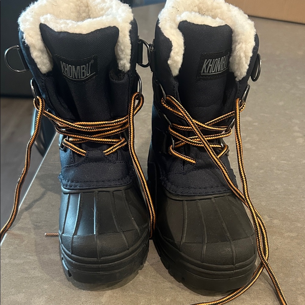 Khombu Black and Navy Snow Boots